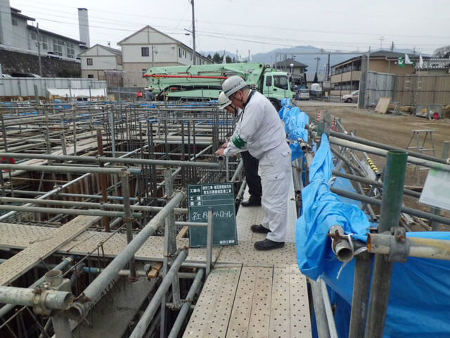 各現場での業務の様子